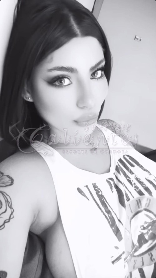 Rihana - Photo | Sierras Calientes
